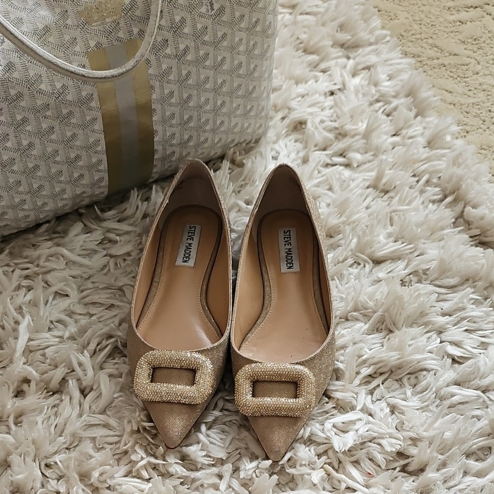 Steve Madden Gold Tink Flats with Elegant Sparkly Design